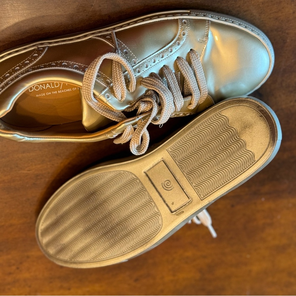 Men’s gold sneakers size 9